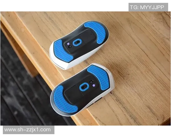 电竞鼠标全面评测：探讨传感器精度与舒适手感的完美结合